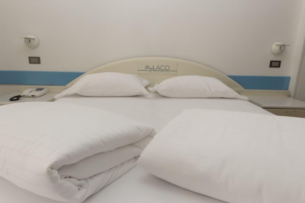 Hi Hotels Riva Del Garda Bagian luar foto