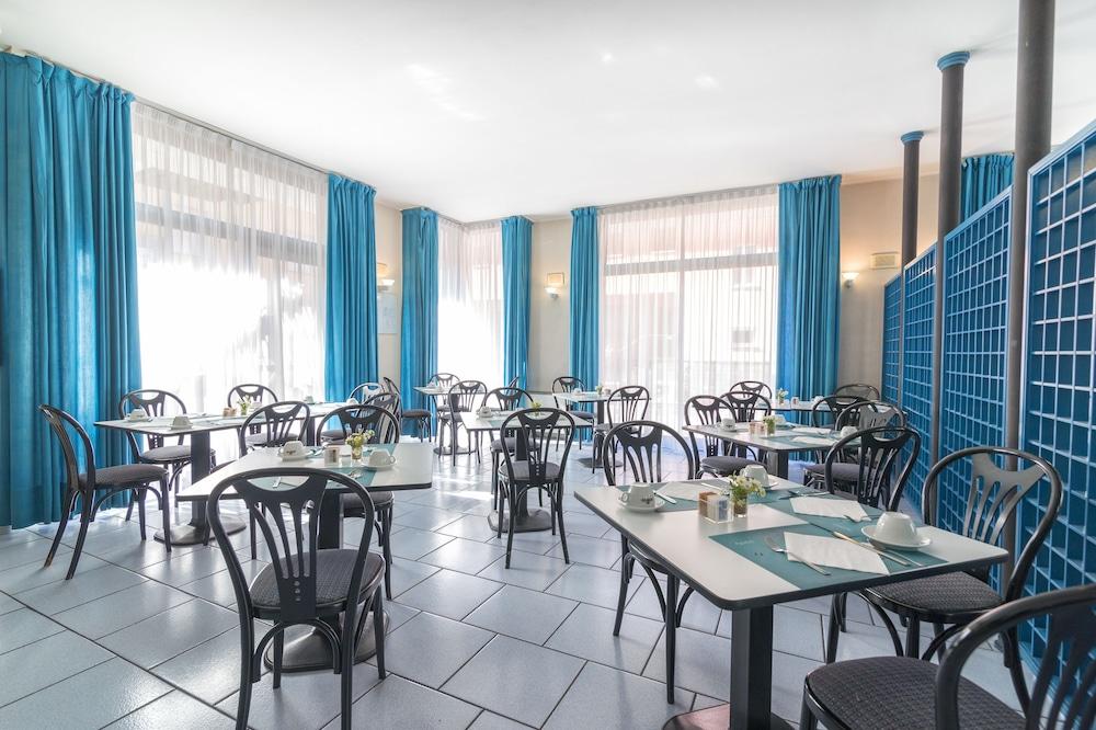 Hi Hotels Riva Del Garda Bagian luar foto