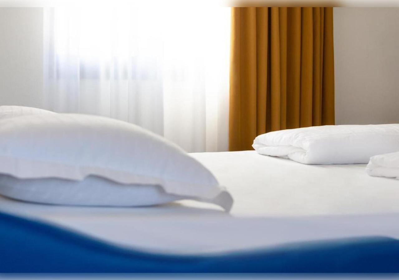 Hi Hotels Riva Del Garda Bagian luar foto
