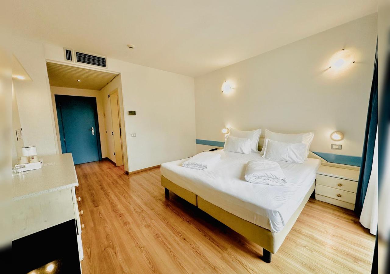 Hi Hotels Riva Del Garda Bagian luar foto