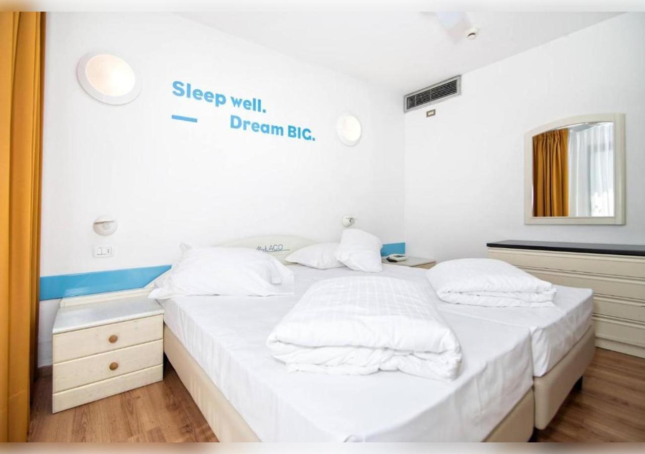 Hi Hotels Riva Del Garda Bagian luar foto